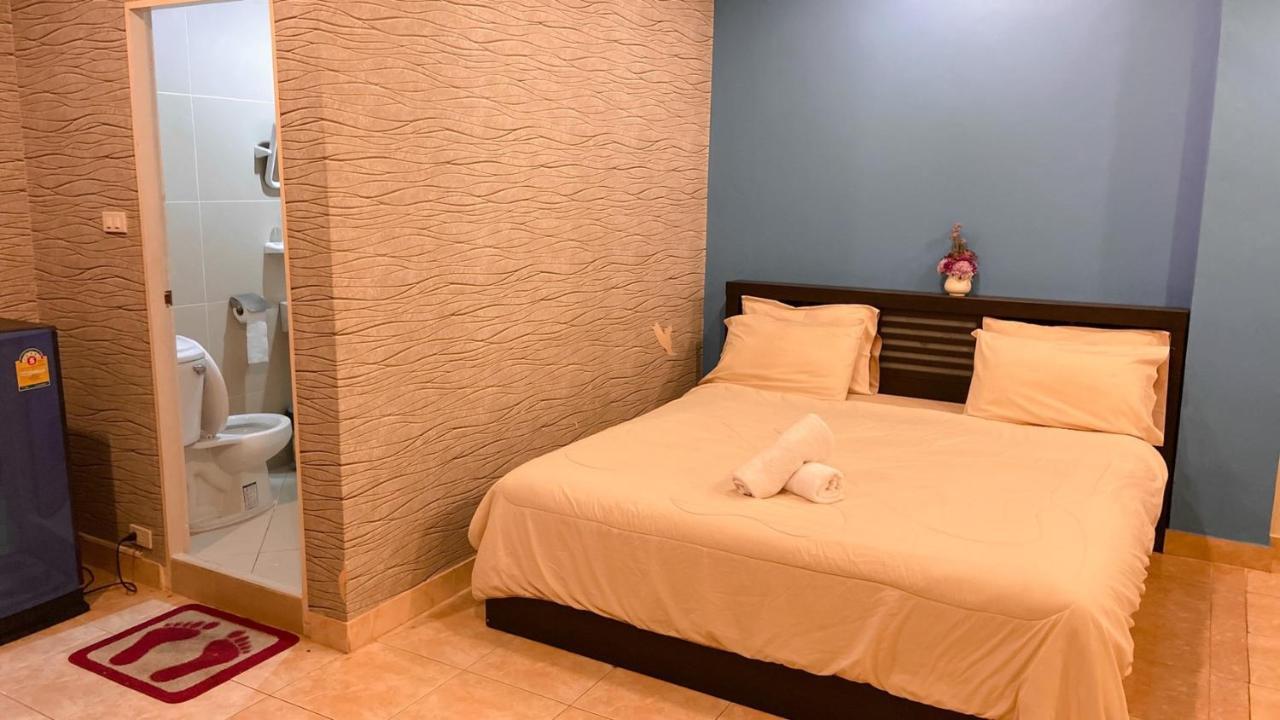 Retox Game On Hotel Pattaya Bagian luar foto