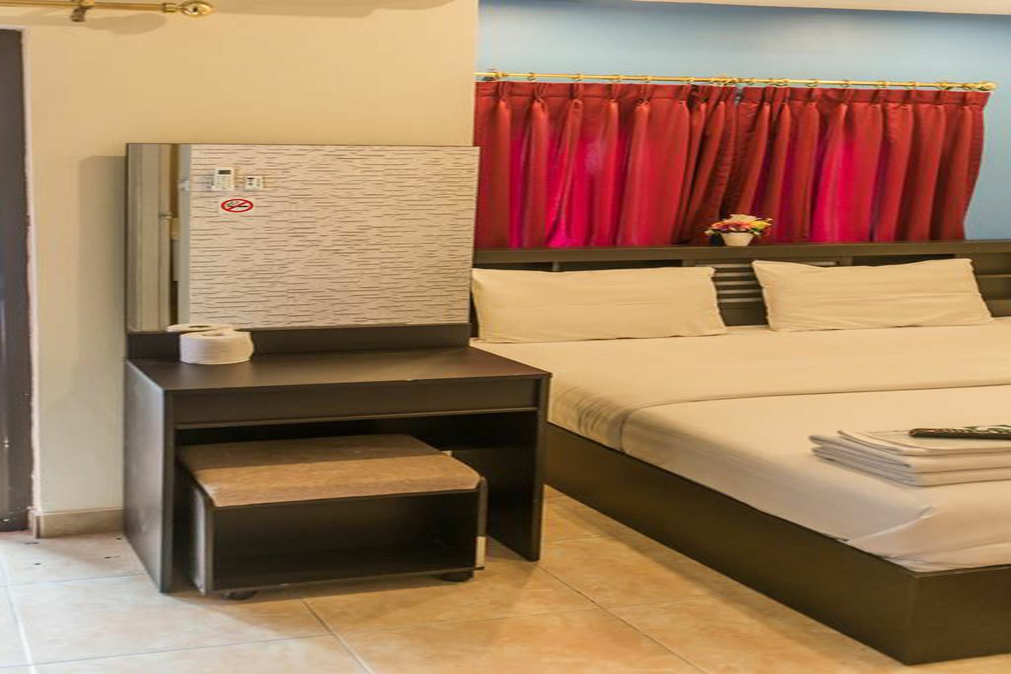 Retox Game On Hotel Pattaya Bagian luar foto